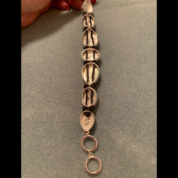 Multi-color adjustable bracelet - Picture 4 of 6